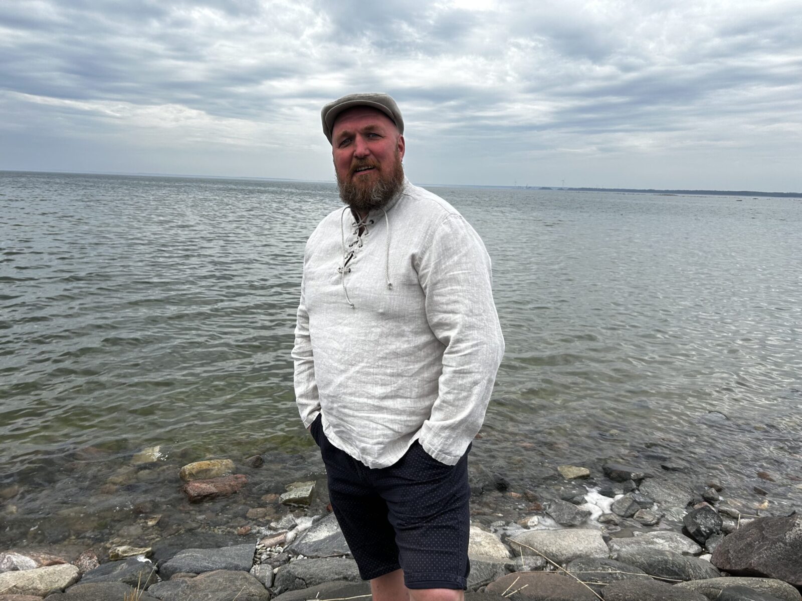 naturaalne hall linane meeste särk, hele toon, püstkraega, 100% lina, valmistatud Eestis